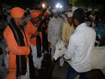 This year there will be a lot of rain, natural calamities; Predictions from Siddheshwar Yatra of Solapur | यंदा भरपूर पाऊस, देशात नैसर्गिक आपत्ती येणार; सोलापूरच्या सिध्देश्वर यात्रेतील भाकणूक