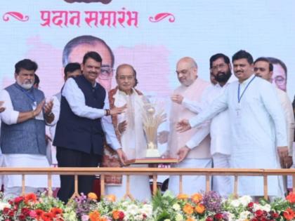 Maharashtra Bhushan Award Winner Appasaheb Dharmadhikari donated full amount of his price money rs 25 Lakhs to Maharashtra Government | 'नि:स्वार्थ सेवेचा वसा' जपणाऱ्या आप्पासाहेब धर्माधिकारी यांनी बक्षिसाची संपूर्ण रक्कम केली सरकारला दान