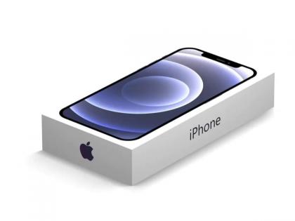 Apple to pay customer 1000 usd for selling iphone without charger  | चार्जरविना iPhone विकणं Apple ला पडलं महागात; शाओमी-सॅमसंगवर देखील होणार दंडात्मक कारवाई?  