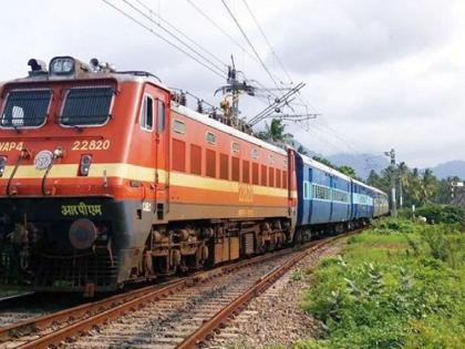 171 thefts in the running 'train'; Dalla on 94.31 lack of passengers' assets stolen | बापरे..! धावत्या ‘रेल्वे’त १७१ चोऱ्या; प्रवाशांच्या ९४.३१ लाखांच्या साहित्यांवर डल्ला