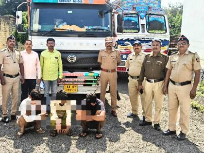 Nanded: क्रूरतेची सीमा! एकाच कंटेनरमध्ये ५२ रेड्यांची अवैध वाहतूक; तीन आरोपी ताब्यात Nanded: क्रूरतेची सीमा! एकाच कंटेनरमध्ये ५२ रेड्यांची अवैध वाहतूक; तीन आरोपी ताब्यात