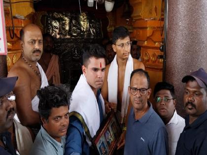 Cricketer Sachin Tendulkar son Arjun Tendulkar visited Shri Dutt Maharaj at Nrisimhwadi kolhapur | Kolhapur: अर्जुन तेंडुलकरने नृसिंहवाडीतील श्री दत्त महाराजांचं घेतलं दर्शन-video