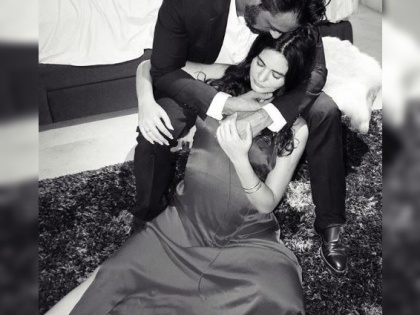 Arjun rampal and his girlfriend gabriella are expecting their first baby | OMG! अर्जुन रामपालकडे गुडन्यूज, लग्नाआधीच गर्लफ्रेंड गॅबरिला प्रेग्नेंट!