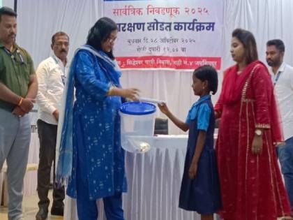 कोल्हापूर जिल्ह्यात प्रस्थापितांना धक्का, नवख्यांना अनेक ठिकाणी संधी; नगरपरिषद, पंचायतीमधील राजकारण तापणार कोल्हापूर जिल्ह्यात प्रस्थापितांना धक्का, नवख्यांना अनेक ठिकाणी संधी; नगरपरिषद, पंचायतीमधील राजकारण तापणार