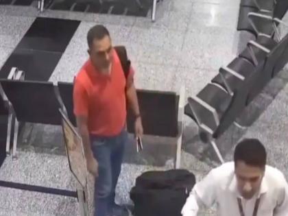 The problems of the army officer who was beaten up at the airport will increase! Indian Army releases a statement | विमानतळावर मारहाण करणाऱ्या लष्करी अधिकाऱ्याच्या अडचणी वाढणार! भारतीय लष्कराने निवेदन प्रसिद्ध केले The problems of the army officer who was beaten up at the airport will increase! Indian Army releases a statement | विमानतळावर मारहाण करणाऱ्या लष्करी अधिकाऱ्याच्या अडचणी वाढणार! भारतीय लष्कराने निवेदन प्रसिद्ध केले