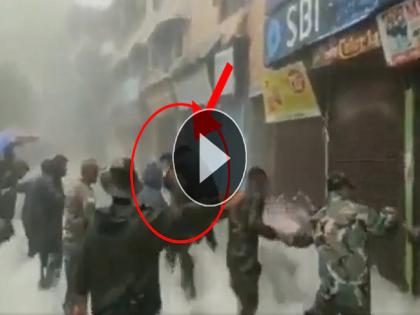 Army jawan saved the lives of public by standing in front of death, watch the video | VIDEO: सॅल्यूट! जवानांच्या साहसाचा नैनीतालमधील 'तो' व्हिडिओ होतोय व्हायरल, एकदा पाहाच...