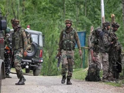 Big success of Army in Jammu and Kashmir, 3 terrorists killed, 5 surrounded in Kulgam encounter | जम्मू-काश्मीरमध्ये लष्कराला मोठे यश, कुलगाम चकमकीत ३ दहशतवादी ठार