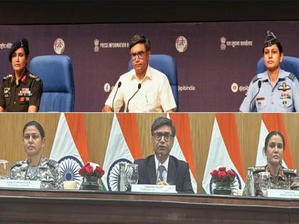 Operation Sindoor: Two different uniforms; A big message from the uniforms of Colonel Sophia and Wing Commander Vyomika | दोन वेगवेगळे Uniform; कर्नल सोफिया अन् विंग कमांडर व्योमिका यांच्या गणवेशातून मोठा संदेश Operation Sindoor: Two different uniforms; A big message from the uniforms of Colonel Sophia and Wing Commander Vyomika | दोन वेगवेगळे Uniform; कर्नल सोफिया अन् विंग कमांडर व्योमिका यांच्या गणवेशातून मोठा संदेश