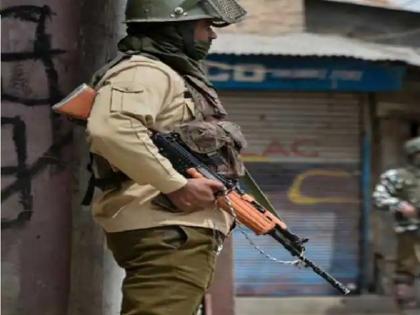 Indian Army Major's suicide in Jammu Kashmir, shot himself with his service rifle | आर्मी मेजरची आत्महत्या, सर्व्हिस रायफलने स्वतःवर झाडली गोळी