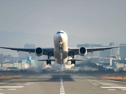 Dense fog impacts airlines | दाट धुक्याचा विमानसेवेवर परिणाम