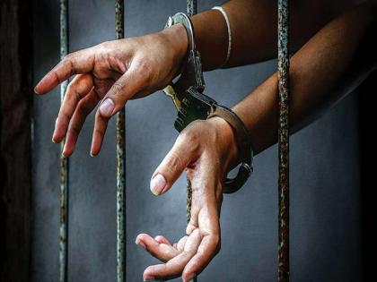 Two accused arrested who run away from jail | खून व दरोड्यातील जेलचे छताचे पत्रे उचकटून पळालेले दोन आरोपी जेरबंद