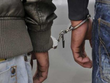 The gold chain of old women was snatched and within half an hour two arrested | वृद्धेच्या गळ्यातील सोन्याची पोत हिसकावली अन् अर्ध्या तासात बेड्या पडल्या