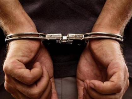 Three arrested for looting Rs 12 lakh | १२ लाखांचा ऐवज लुटणाऱ्या तिघांना बेड्या