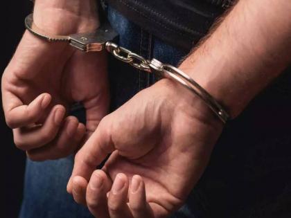 Gutkha smuggler who fixed installment of 5000 to police sub-inspector arrested | पोलीस उपनिरीक्षकास ५ हजारांचा हप्ता नक्की करणाऱ्या गुटखा तस्करास अटक