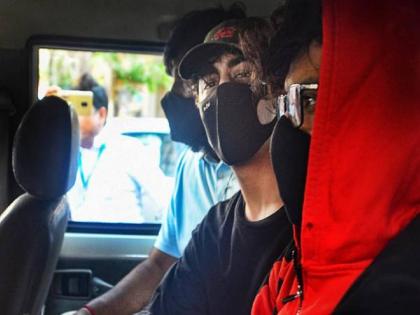 Aryan Khan Is Crying Neither Eating Food Nor Using Washroom in Jail Staff Is Tensed