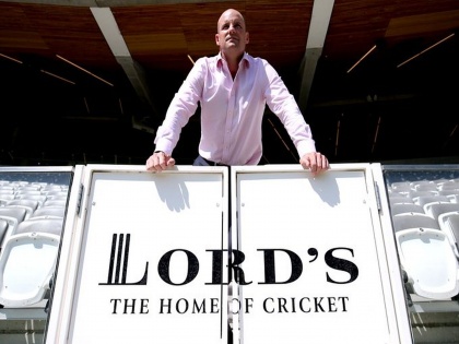 Ashes 2019: Lord’s to turn red on Day 2 of second Ashes Test | Ashes 2019: लॉर्ड्स कसोटीच्या दुसऱ्या दिवशी लाल 'सलाम', जाणून घ्या कारण!