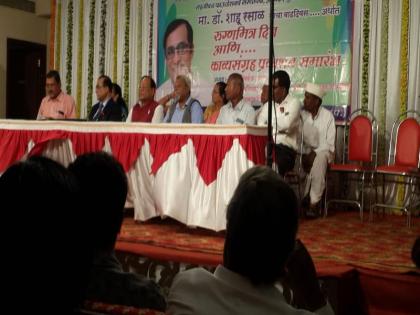 Social work needs to be seen through action: Poet Ashok Bagwe's submission to Thane | सामाजिक कार्ये कृतीतून दिसण्याची गरज : कवी अशोक बागवे यांचे ठाण्यात प्रतिपादन 