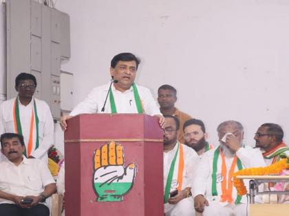 Ashok Chavan: Minority community also contributed a lot in Karnataka's victory, Ashok Chavan's statement | Ashok Chavan: कर्नाटकच्या विजयात अल्पसंख्याक समाजाचेही मोठे योगदान, अशोक चव्हाण यांचं विधान