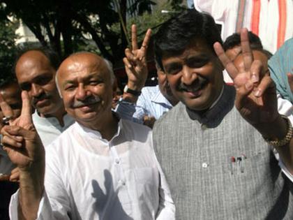 Ashok Chavan, Sushilkumar Shinde, rejected the objections on the application | अशोक चव्हाण, सुशीलकुमार शिंदेंच्या उमेदवारी अर्जावरील आक्षेप फेटाळले