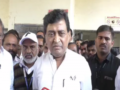 Election Commission's strange justice, now people's court will have to decide: Ashok Chavan | निवडणूक आयोगाचा अजब न्याय, आता जनतेच्या न्यायालयातच निर्णय लागेल:अशोक चव्हाण