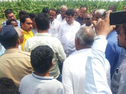 Ashokrao reached the dam of hail victims; Interaction with farmers | अशोकराव पोहोचले गारपीटग्रस्तांच्या बांधावर; शेतकऱ्यांसोबत साधला संवाद