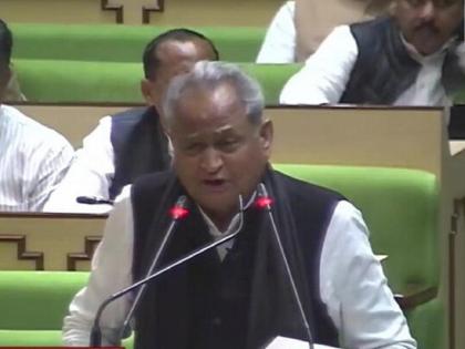 Rajasthan Budget 2023: Ashok Gehlot gets confused, reads last year's budget by mistake; Later apologized in the hall | Rajasthan Budget 2023: अशोक गेहलोत गोंधळले, चुकून गेल्या वर्षीचा अर्थसंकल्प वाचला; नंतर सभागृहात मागितली माफी