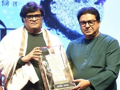 MNS chief Raj Thackeray has congratulated Ashok Saraf after announcing the Maharashtra Bhushan award | राज्य सरकारने योग्य टप्प्यावर उचित सन्मान केला; अशोक सराफ यांचे राज ठाकरेंकडून अभिनंदन