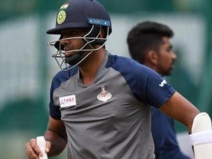 R Ashwin risks fine for sporting BCCI logo on helmet during Vijay Hazare final | आर अश्विन अडचणीत सापडणार, 'ती' एक चूक महागात पडणार