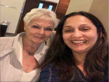 Ashvini Bhave shares her fan moment with Hollywood actress Judi Dench | अश्विनी भावे यांचा फॅन मोमेंट सेल्फी ठरतोय लक्षवेधी