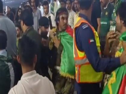 Asia Cup 2022 Afghanistan fans arrested by UAE police for assaulting Pakistani fans | Asia Cup 2022: स्टेडियममध्ये राडा घालणाऱ्या अफगाणिस्तानच्या प्रेक्षकांना UAE पोलिसांनी घेतलं ताब्यात