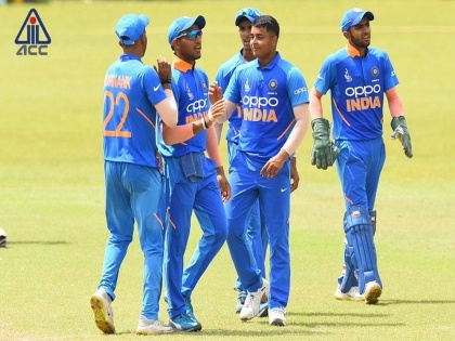 India(U19) are through to the finals at U19 Asia Cup; face Bangladesh(U19) team | आशिया चषक : एकही चेंडू न खेळता भारतीय संघ पोहोचला फायनलमध्ये