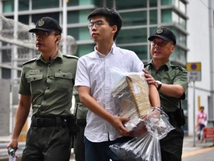 Hong Kong activist Joshua Wong among 3 arrested ahead of weekend protests | अखेर 22 वर्षीय जोशुआ वॉंन्गसह दोघांना अटक; बलाढ्य चीनची आंदोलनकर्त्यांवर दडपशाही