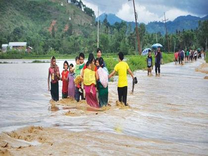 Rainfall in Assam, Tripura and Manipur, flooding in many areas | आसाम, त्रिपुरा आणि मणिपूरमध्ये पावसाचे थैमान, अनेक भागात पूरस्थिती