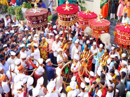 Bhavai festival of Chaundeshwari Devi at Ashta Sangli district | सांगली: आष्ट्याच्या 'भावई'त जोगण्या उत्साहात, भाविकांची माेठी गर्दी; आज मुखवट्यांचे युद्ध रंगणार