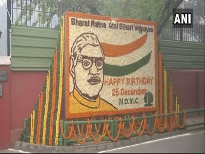 Former Prime Minister Atal Bihari Vajpayee turns 93 | माजी पंतप्रधान अटल बिहारी वाजपेयींचा आज 93वा वाढदिवस, पंतप्रधान नरेंद्र मोदींनी ट्विटरवरुन दिल्या शुभेच्छा