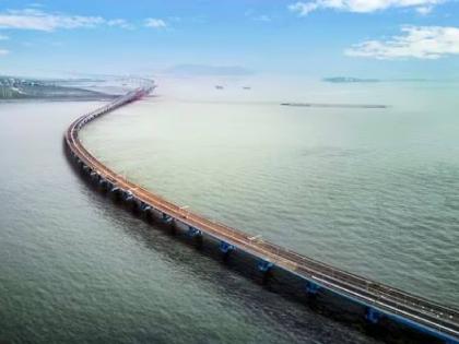 India's largest sea bridge inaugurated by Prime Minister Narendra Modi today | देशातील सर्वांत मोठ्या सागरी सेतूचे आज पंतप्रधान नरेंद्र मोदी यांच्या हस्ते उद्घाटन