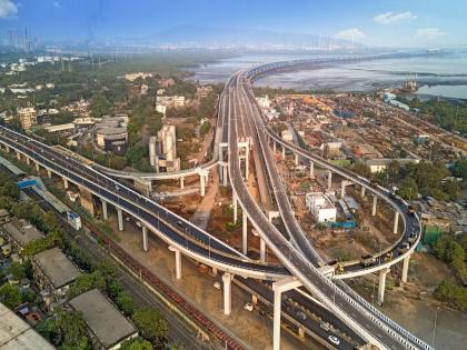 Welcome to Atal Setu; Don't drive past a hundred; Toll booth staff request to motorists | अटल सेतूवर स्वागत; शंभरच्या पुढे गाडी चालवू नका; टोल नाक्यावरील कर्मचाऱ्यांची वाहनधारकांना विनंती