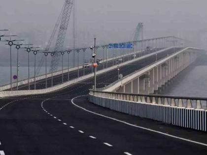 If you break the traffic rules on Atal Setu, beware... ITMS keeps a watchful eye on traffic | अटल सेतूवर ट्रॅफिक नियम तोडाल तर, सावधान... वाहतुकीवर आयटीएमएसची करडी नजर