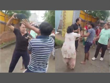 BJP Leader Ateeq Pathan Beats Woman and Her Son With Slipper, Stick; Video Goes Viral  | एका हातात चप्पल, दुसऱ्या हातात काठी; भररस्त्यात भाजप नेत्यानं महिला आणि तिच्या मुलाला मारलं!