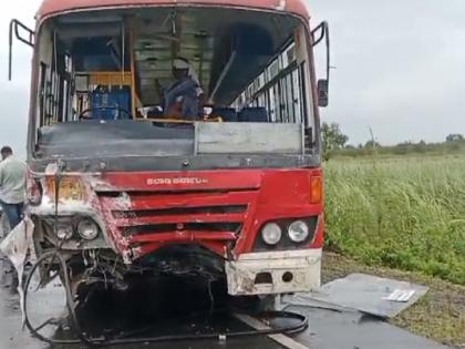 Four killed in car and bus accident near Athini in Karnataka | कर्नाटकातील अथणीत कार-बसचा अपघात, चौघे ठार; कोल्हापूरहून देवदर्शन करून परतताना काळाचा घाला Four killed in car and bus accident near Athini in Karnataka | कर्नाटकातील अथणीत कार-बसचा अपघात, चौघे ठार; कोल्हापूरहून देवदर्शन करून परतताना काळाचा घाला