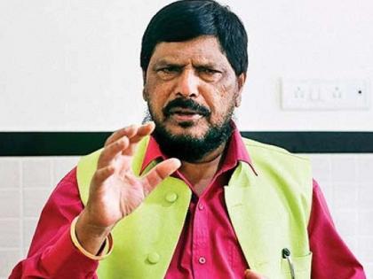 Congress to withdraw support Mahavikas Aghadi; Ramdas Athavale's prophecy | महाविकास आघाडीचा काँग्रेस पाठिंबा काढणार; रामदास आठवलेंचे भाकीत