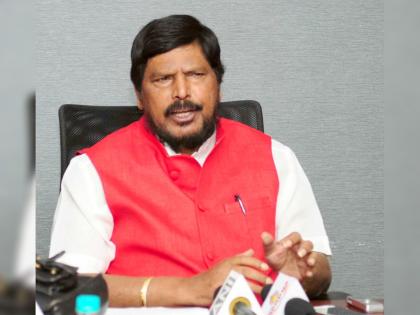 Ruling party Shiv Sena's threat is inappropriate, 'RPI' give protection to Kangana Ranaut; say Dr.Ramdas Athawale | शिवसेनेनं धमकी देणं अयोग्य, कंगनाला 'आरपीआय' संरक्षण देणार; रामदास आठवले