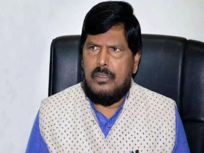 Minister Ramdas Athawale offer to the big leader of the Congress Adhir Ranjan Choudhari at the national level | काँग्रेसच्या राष्ट्रीय पातळीवरील बड्या नेत्याला केंद्रीय मंत्री रामदास आठवलेंची ऑफर