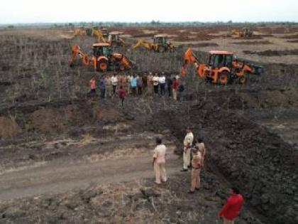 Bulldozer moved on one and a half thousand hectares of forest encroachment in Nandurbar forest area | वनक्षेत्रातील दीड हजार हेक्टर वन अतिक्रमणावर फिरवले बुलडोझर