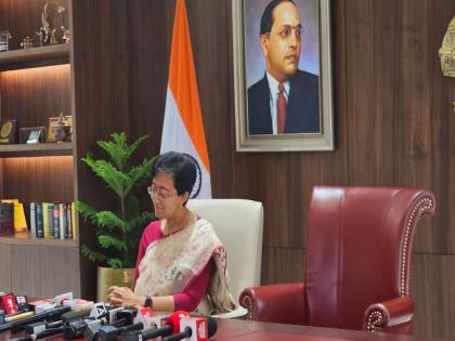 As soon as Arvind Kejriwal's chair, Atishi assumed office, she said, "Like I am Bharat..."   | शेजारी अरविंद केजरीवालांची खुर्ची, पदभार स्वीकारताच आतिशी म्हणाल्या, "मी भरताप्रमाणे…’’  