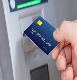 डेबिट कार्ड घरीच विसरलात! काळजी नको, आता कार्ड नसतानाही काढता येतात ATM मधून पैसे 