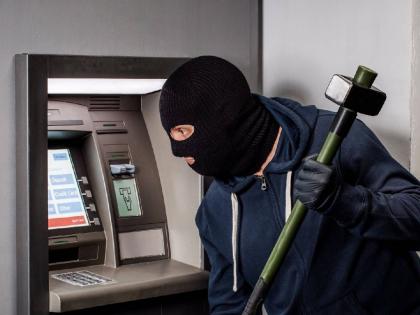 Two and a half crores were stolen from ATM centers, incidents in 18 states were revealed in the country | एटीएम सेंटरमधून अडीच कोटी लंपास, देशात १८ राज्यांतील घटना उघडकीस