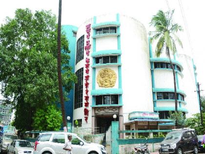 Atre's theater can be repaired? | अत्रे रंगमंदिराची डागडुजी होणार तरी कधी?