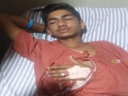 A 10th std student attacked his coaching class friend with a sharp weapon | दहावीच्या विद्यार्थ्याचा कोचिंग क्लासमधील मित्रावर धारदार शस्त्राने हल्ला