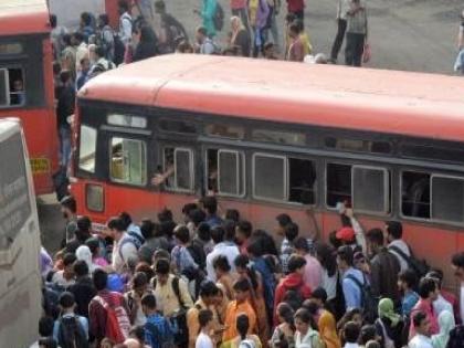 A young man was attacked while boarding an ST bus in Satara Bus Stand | एसटीत चढताना धक्का लागला, रागातून दोघांनी तरुणावर चाकूने वार केला; सातारा बसस्थानकातील प्रकार 